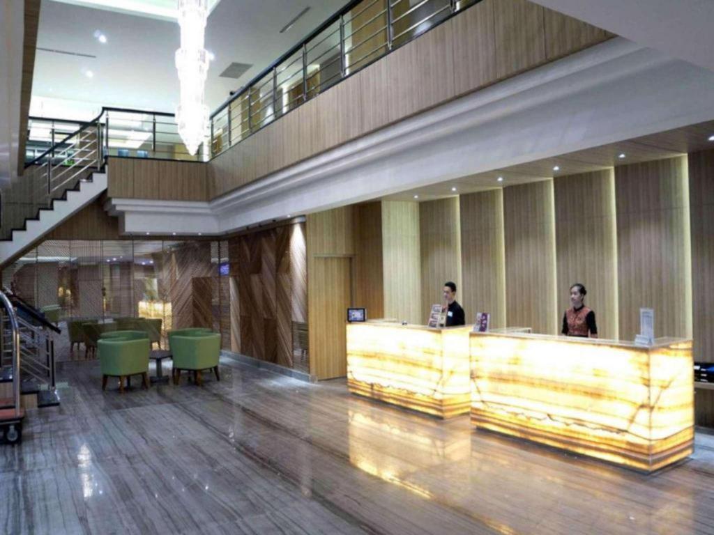 Orchardz Hotel Gajah Mada Pontianak Ngoại thất bức ảnh