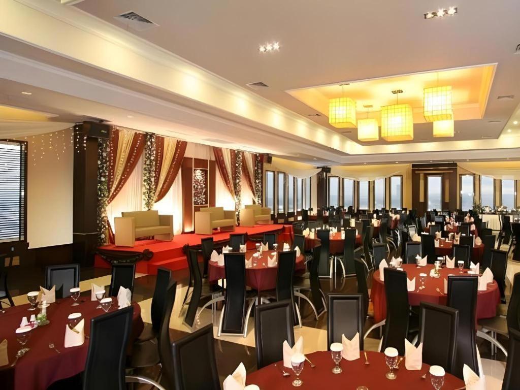 Orchardz Hotel Gajah Mada Pontianak Ngoại thất bức ảnh