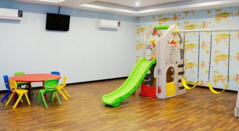 Orchardz Hotel Gajah Mada Pontianak Ngoại thất bức ảnh