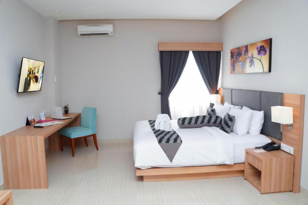 Orchardz Hotel Gajah Mada Pontianak Ngoại thất bức ảnh