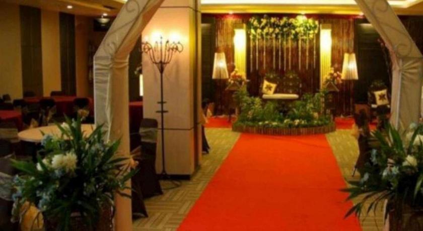 Orchardz Hotel Gajah Mada Pontianak Ngoại thất bức ảnh