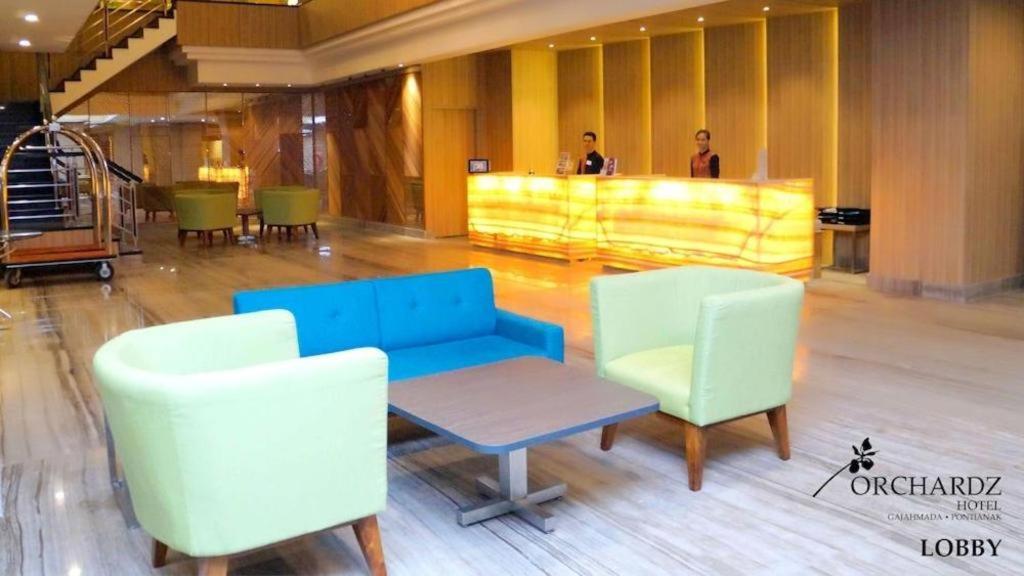 Orchardz Hotel Gajah Mada Pontianak Ngoại thất bức ảnh