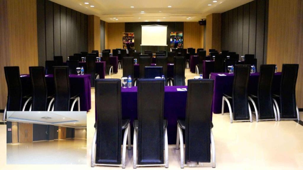 Orchardz Hotel Gajah Mada Pontianak Ngoại thất bức ảnh