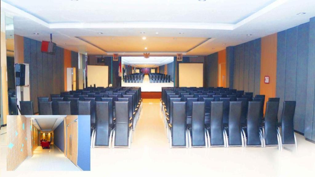 Orchardz Hotel Gajah Mada Pontianak Ngoại thất bức ảnh