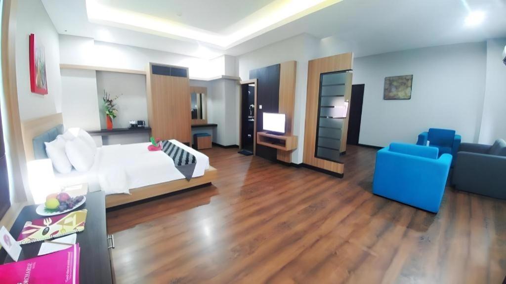 Orchardz Hotel Gajah Mada Pontianak Ngoại thất bức ảnh