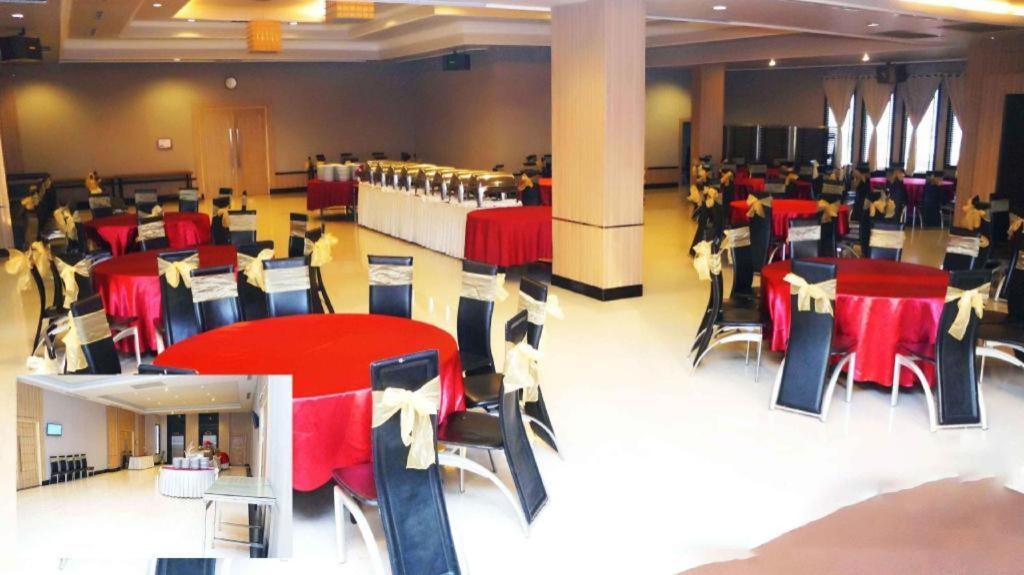 Orchardz Hotel Gajah Mada Pontianak Ngoại thất bức ảnh