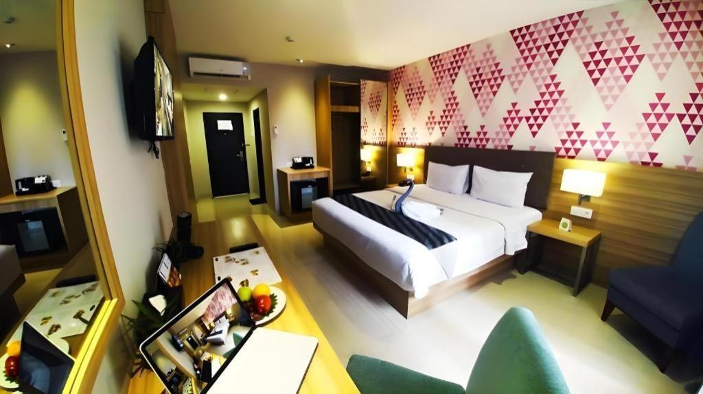 Orchardz Hotel Gajah Mada Pontianak Ngoại thất bức ảnh